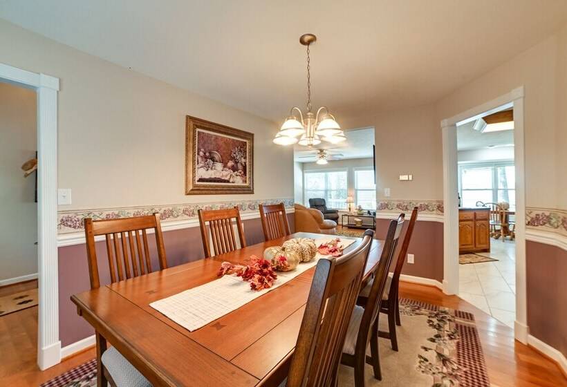 Lake Barkley Home W/ On Site Beach: Boat + Swim!