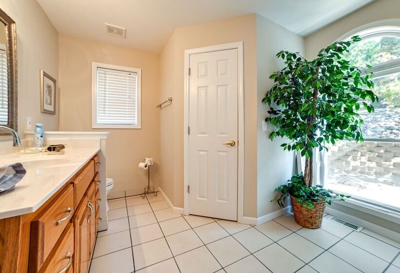 Lake Barkley Home W/ On Site Beach: Boat + Swim!