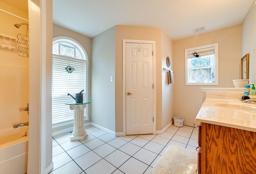 Lake Barkley Home W/ On Site Beach: Boat + Swim!