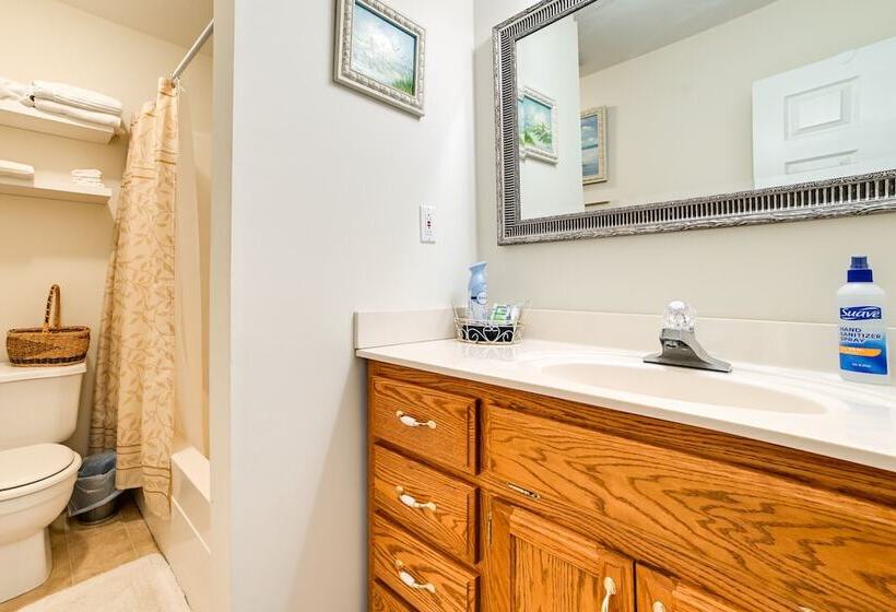 Lake Barkley Home W/ On Site Beach: Boat + Swim!