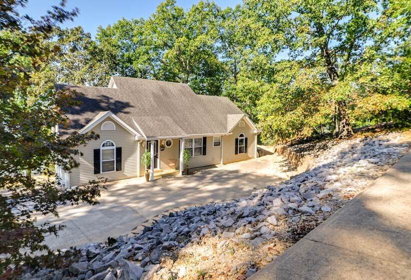 Lake Barkley Home W/ On Site Beach: Boat + Swim!