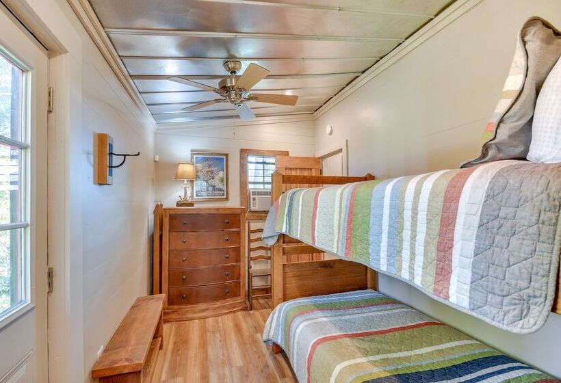 Lake Martin Retreat W/ Beach, Boat Dock + Fire Pit