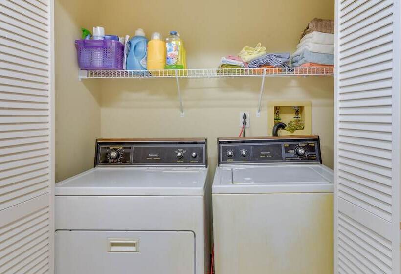 Lakefront Maryland Home Deck, Grill & Pool Table