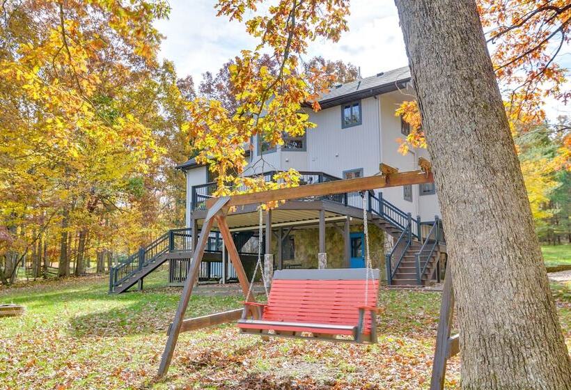 Lakefront Maryland Home Deck, Grill & Pool Table