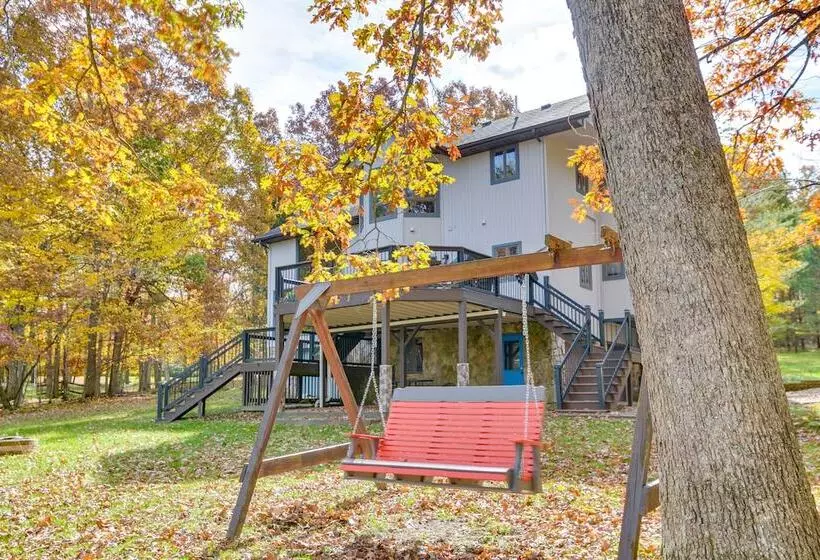 Lakefront Maryland Home   Deck, Grill & Pool Table