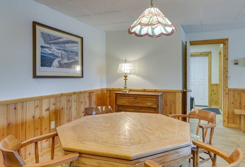 Lakefront Maryland Home Deck, Grill & Pool Table