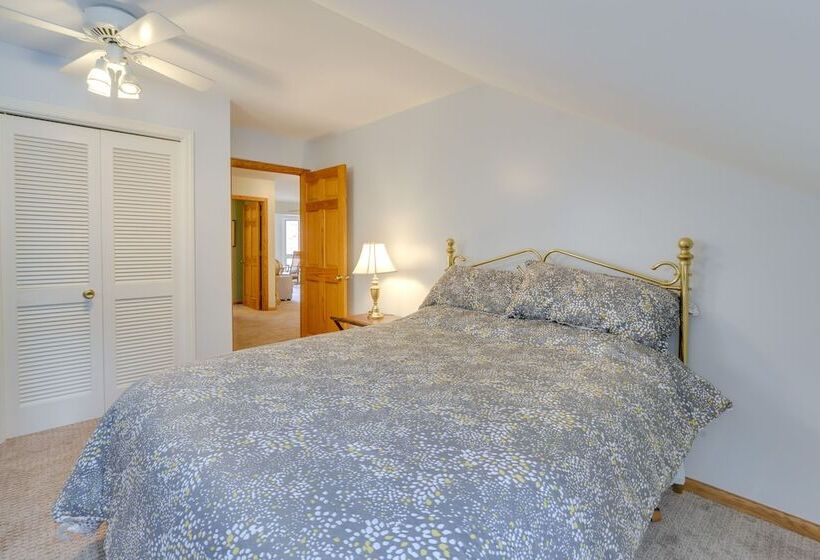 Lakefront Maryland Home Deck, Grill & Pool Table