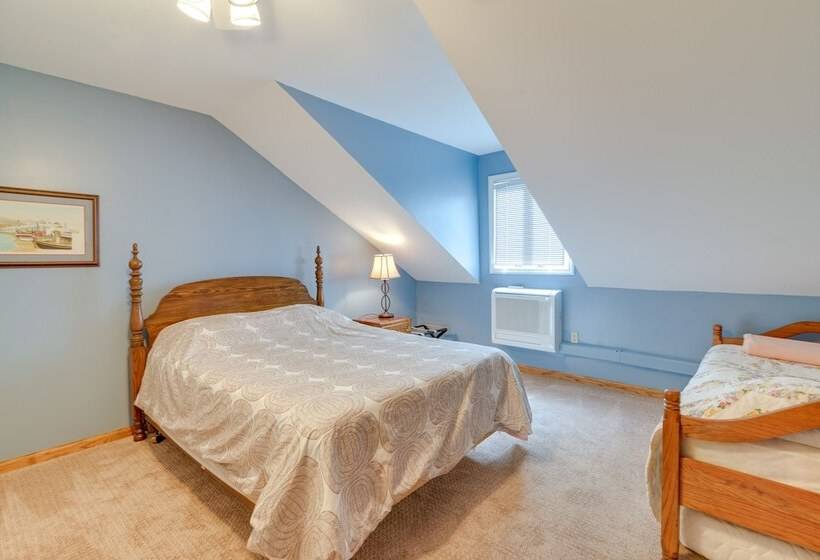 Lakefront Maryland Home Deck, Grill & Pool Table