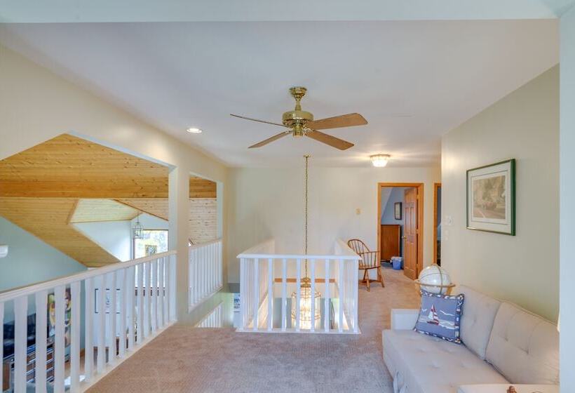 Lakefront Maryland Home Deck, Grill & Pool Table