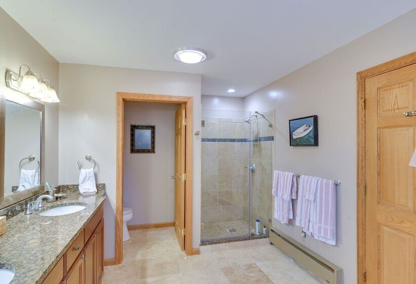 Lakefront Maryland Home Deck, Grill & Pool Table