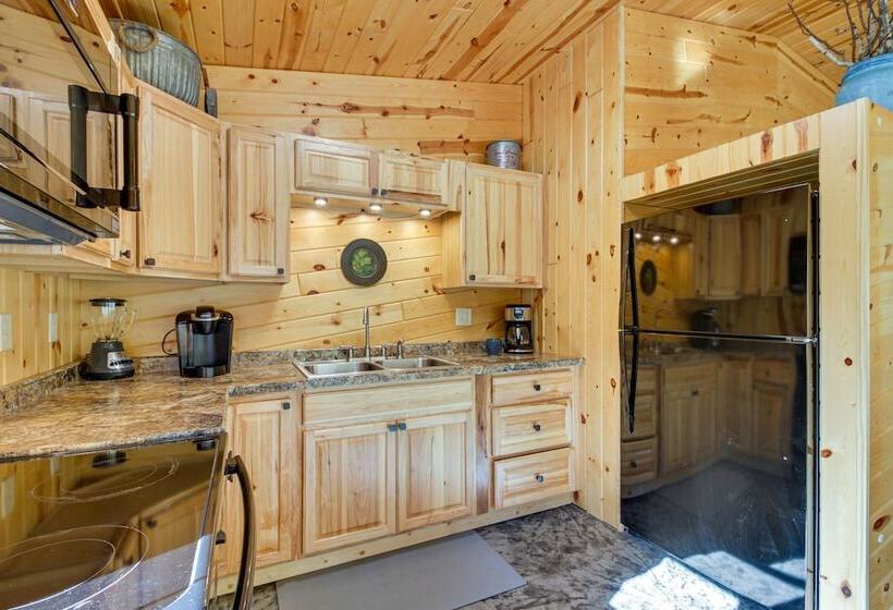 Lakefront Paradise With Private Boat Dock & Patio