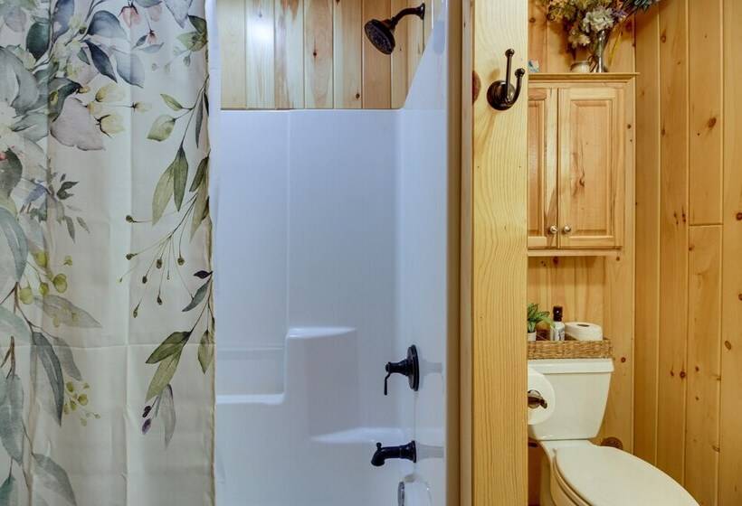 Lakefront Paradise With Private Boat Dock & Patio