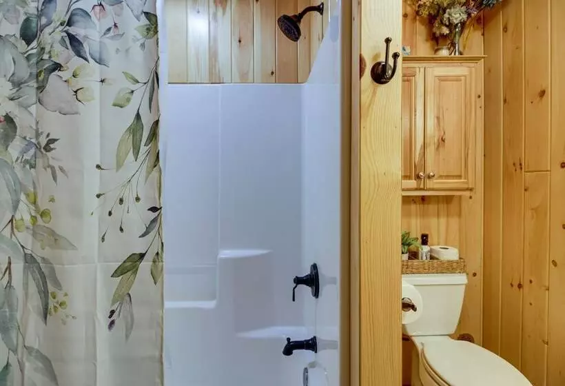 Lakefront Paradise With Private Boat Dock & Patio