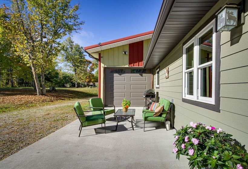 Lakefront Paradise With Private Boat Dock & Patio