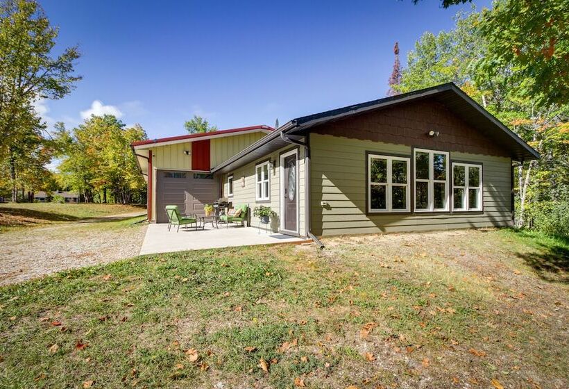 Lakefront Paradise With Private Boat Dock & Patio