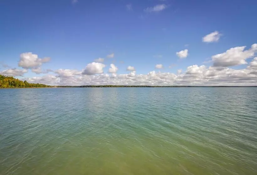 Lakefront Paradise With Private Boat Dock & Patio