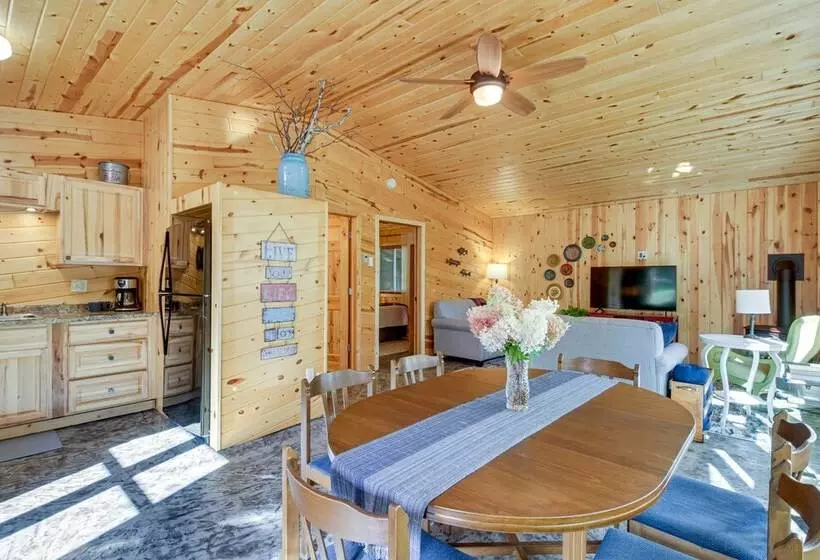 Lakefront Paradise With Private Boat Dock & Patio