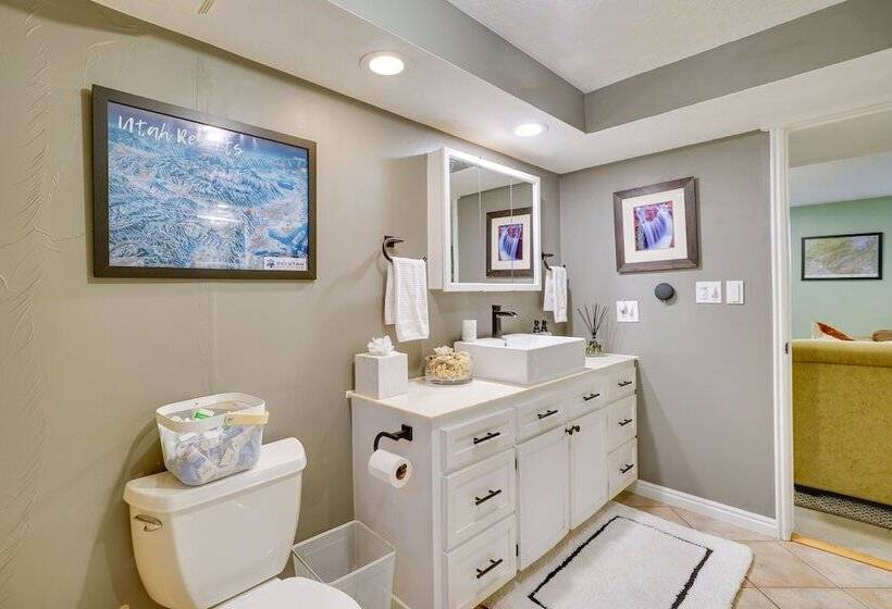 Lovely Salt Lake City Cottage W/ Outdoor Space!