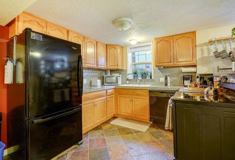 Lovely Salt Lake City Cottage W/ Outdoor Space!