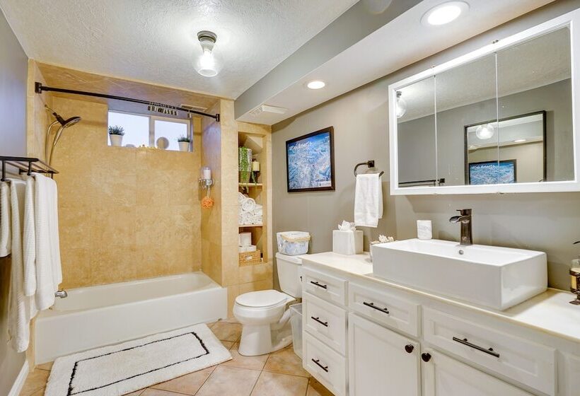 Lovely Salt Lake City Cottage W/ Outdoor Space!