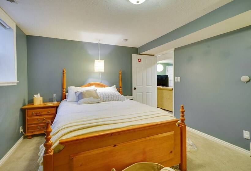 Lovely Salt Lake City Cottage W/ Outdoor Space!