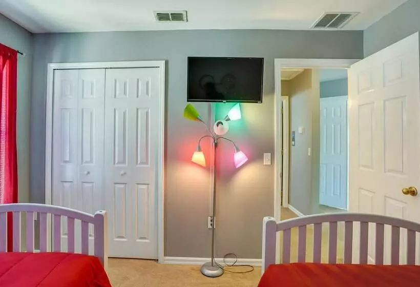 Private Pool: Family Home In Southern Dunes