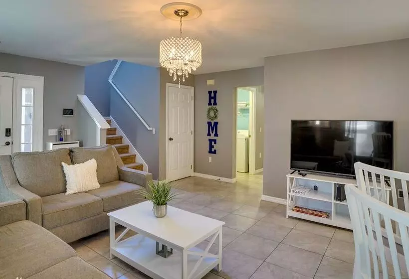 Private Pool: Family Home In Southern Dunes