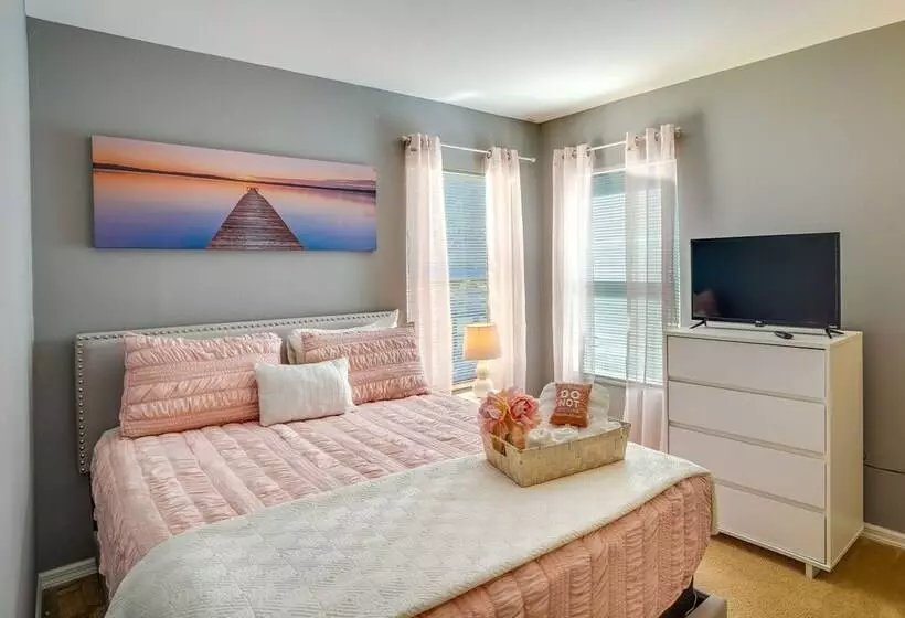 Private Pool: Family Home In Southern Dunes