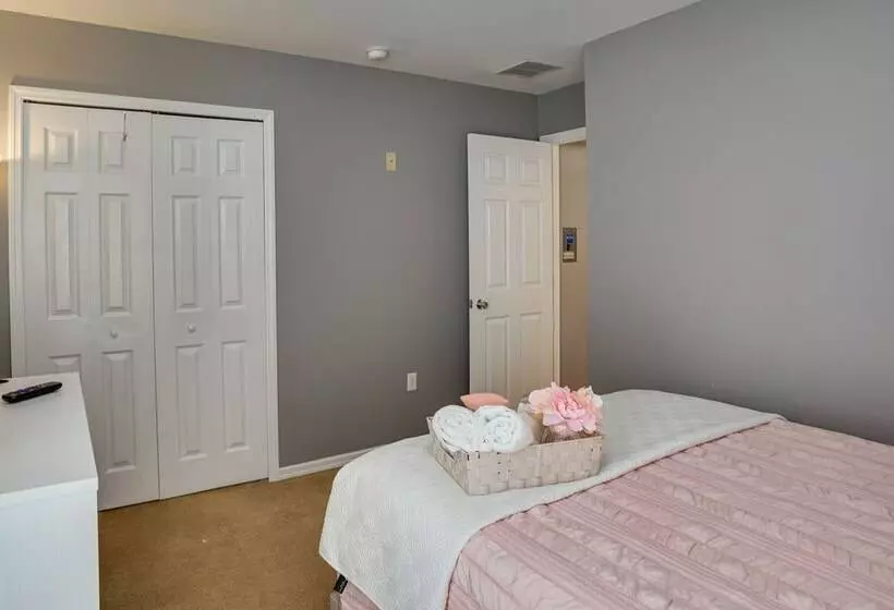 Private Pool: Family Home In Southern Dunes