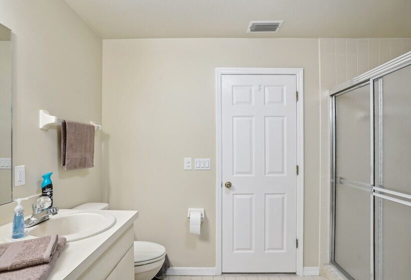 Luxurious Florida Home W/ Pool & Canal Access