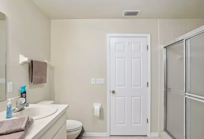 Luxurious Florida Home W/ Pool & Canal Access