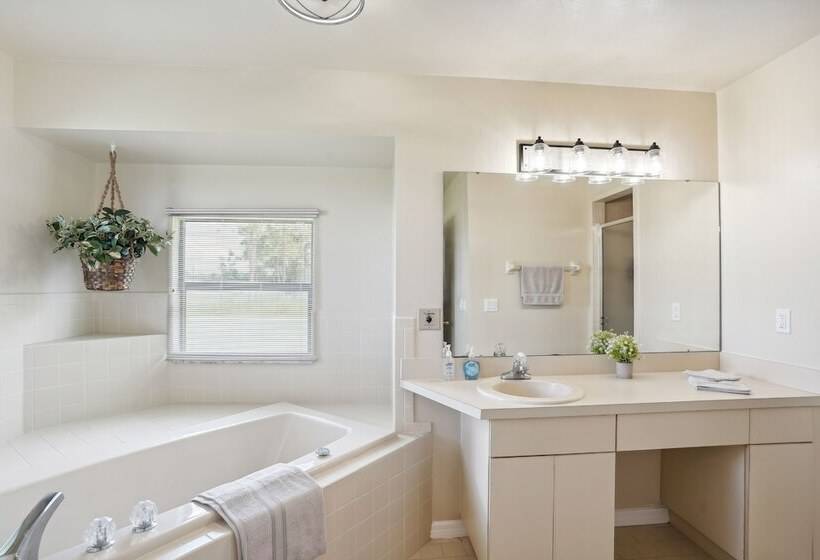 Luxurious Florida Home W/ Pool & Canal Access