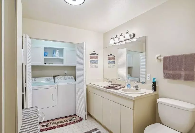 Luxurious Florida Home W/ Pool & Canal Access