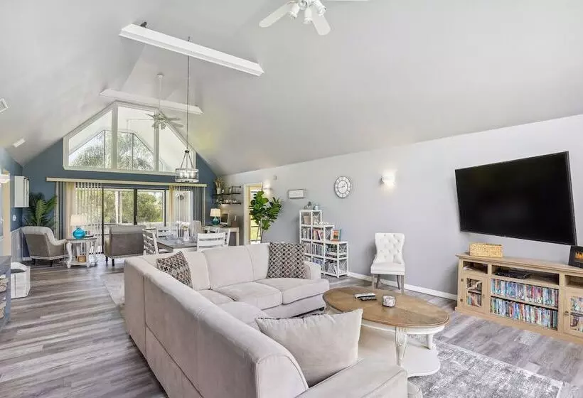 Luxurious Florida Home W/ Pool & Canal Access