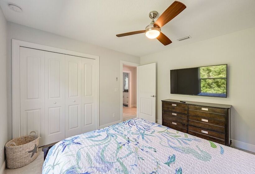 Marco Island Home W/ Heated Pool + Screened Lanai!