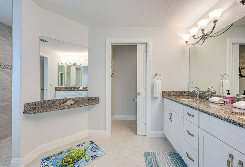 Marco Island Home W/ Heated Pool + Screened Lanai!