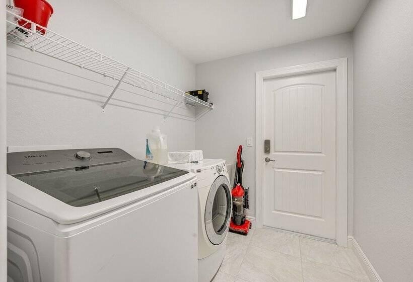 Marco Island Home W/ Heated Pool + Screened Lanai!