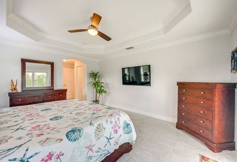 Marco Island Home W/ Heated Pool + Screened Lanai!