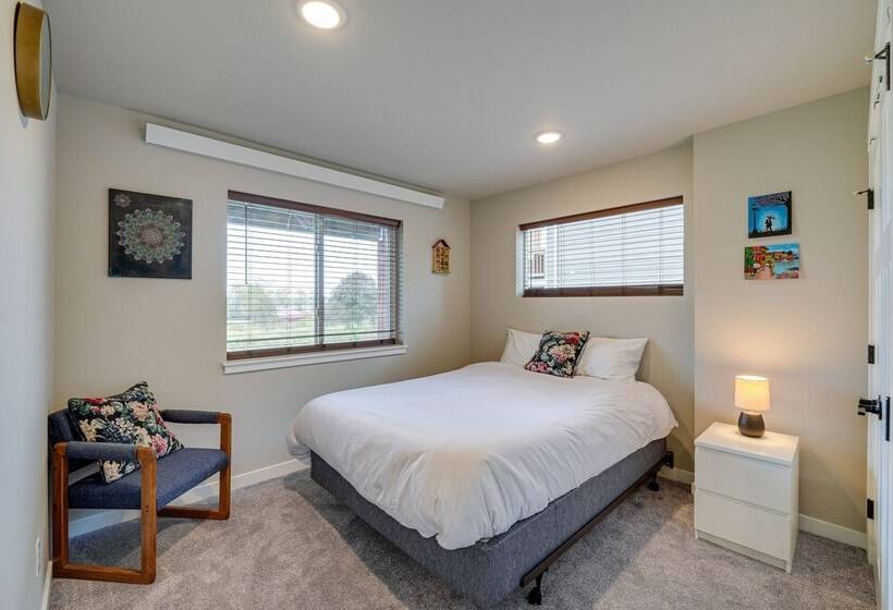 Modern Blaine Vacation Rental, 33 Mi To Vancouver!