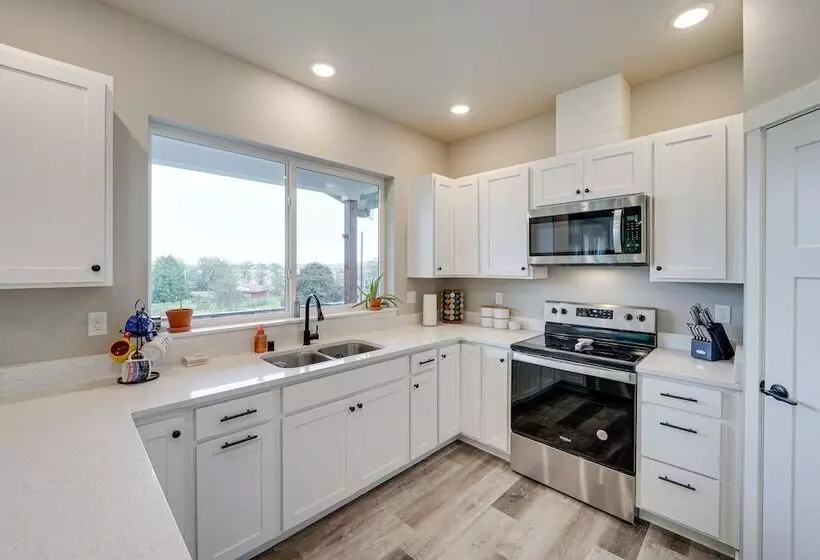 Modern Blaine Vacation Rental, 33 Mi To Vancouver!