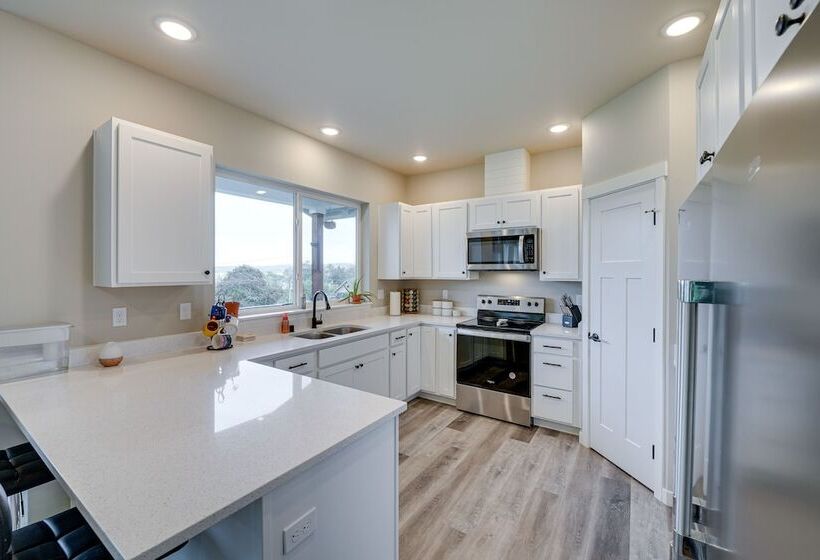 Modern Blaine Vacation Rental, 33 Mi To Vancouver!