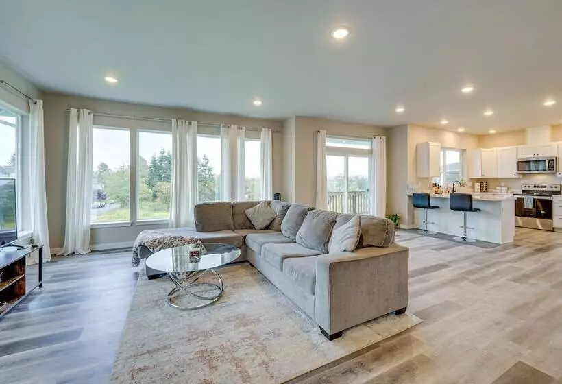 Modern Blaine Vacation Rental, 33 Mi To Vancouver!