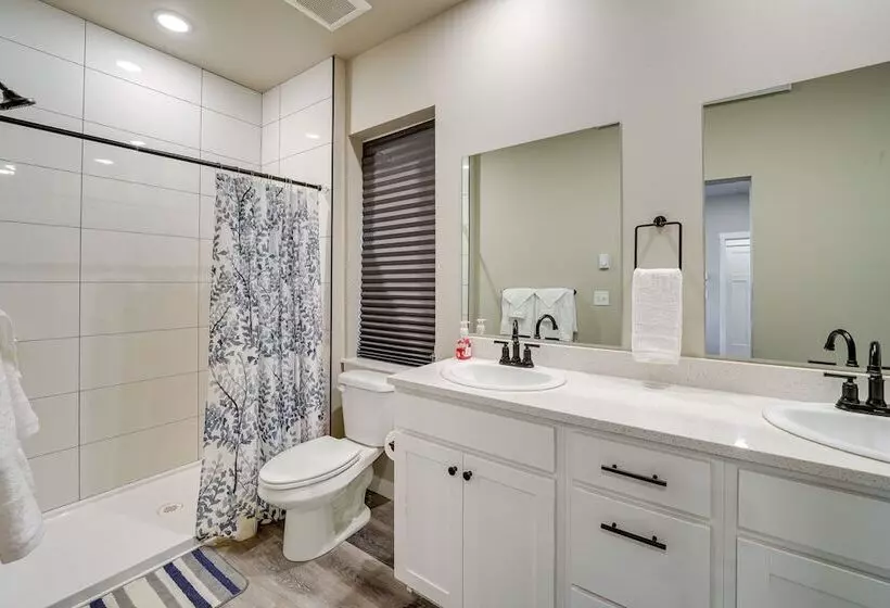 Modern Blaine Vacation Rental, 33 Mi To Vancouver!