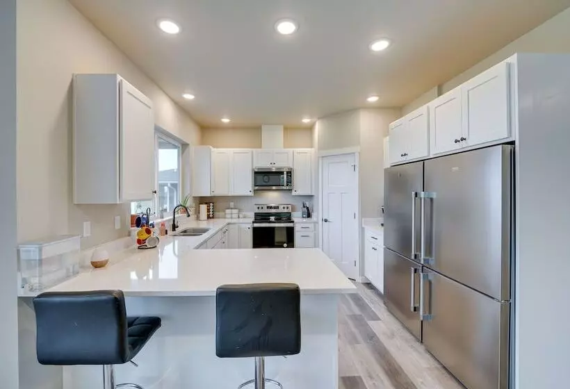 Modern Blaine Vacation Rental, 33 Mi To Vancouver!