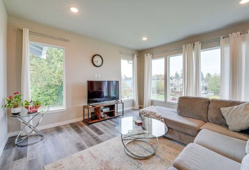 Modern Blaine Vacation Rental, 33 Mi To Vancouver!