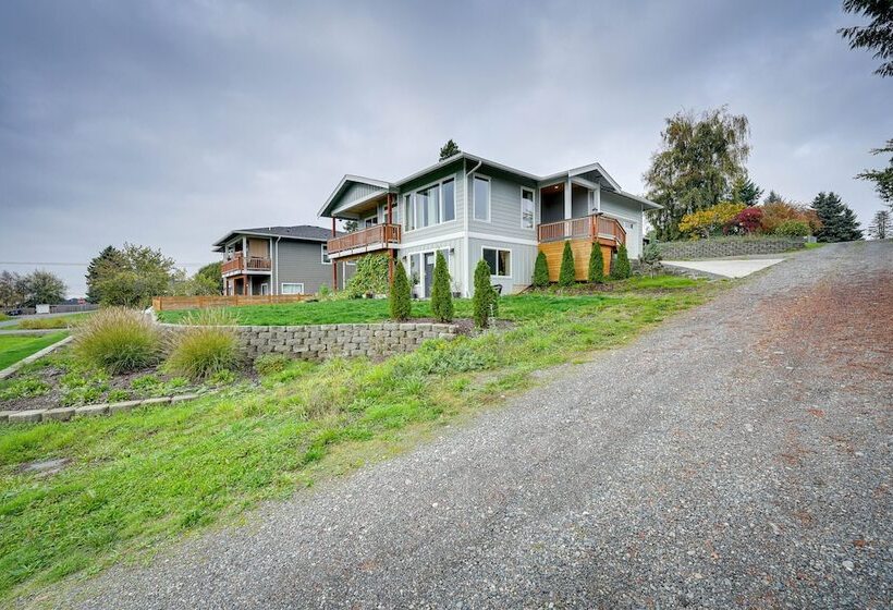 Modern Blaine Vacation Rental, 33 Mi To Vancouver!