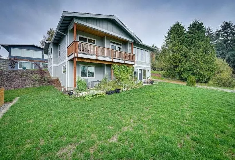 Modern Blaine Vacation Rental, 33 Mi To Vancouver!