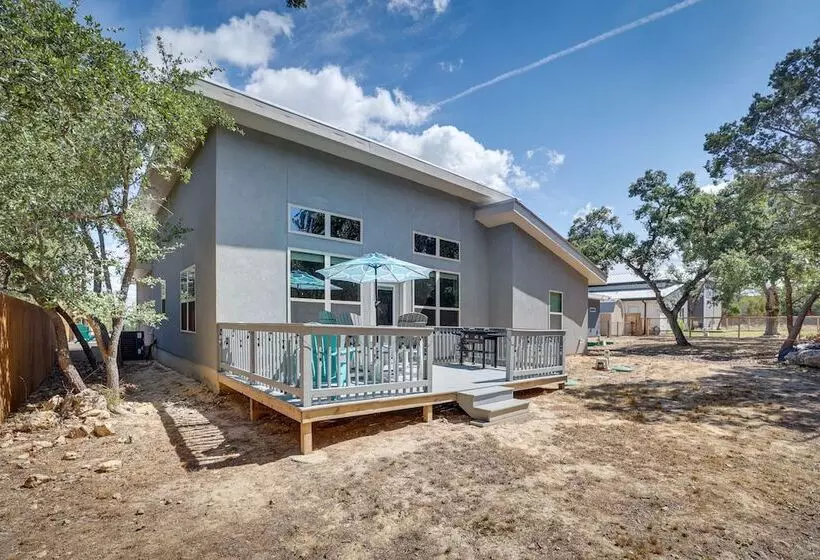 Modern Canyon Lake Vacation Home W/ Furnished Deck