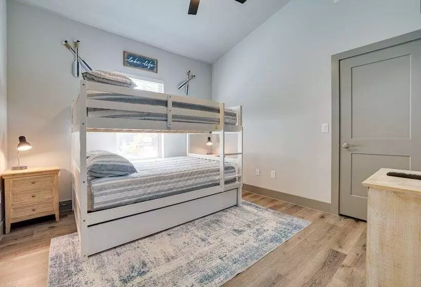 Modern Canyon Lake Vacation Home W/ Furnished Deck