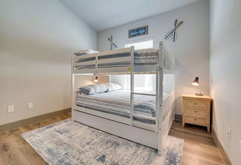 Modern Canyon Lake Vacation Home W/ Furnished Deck